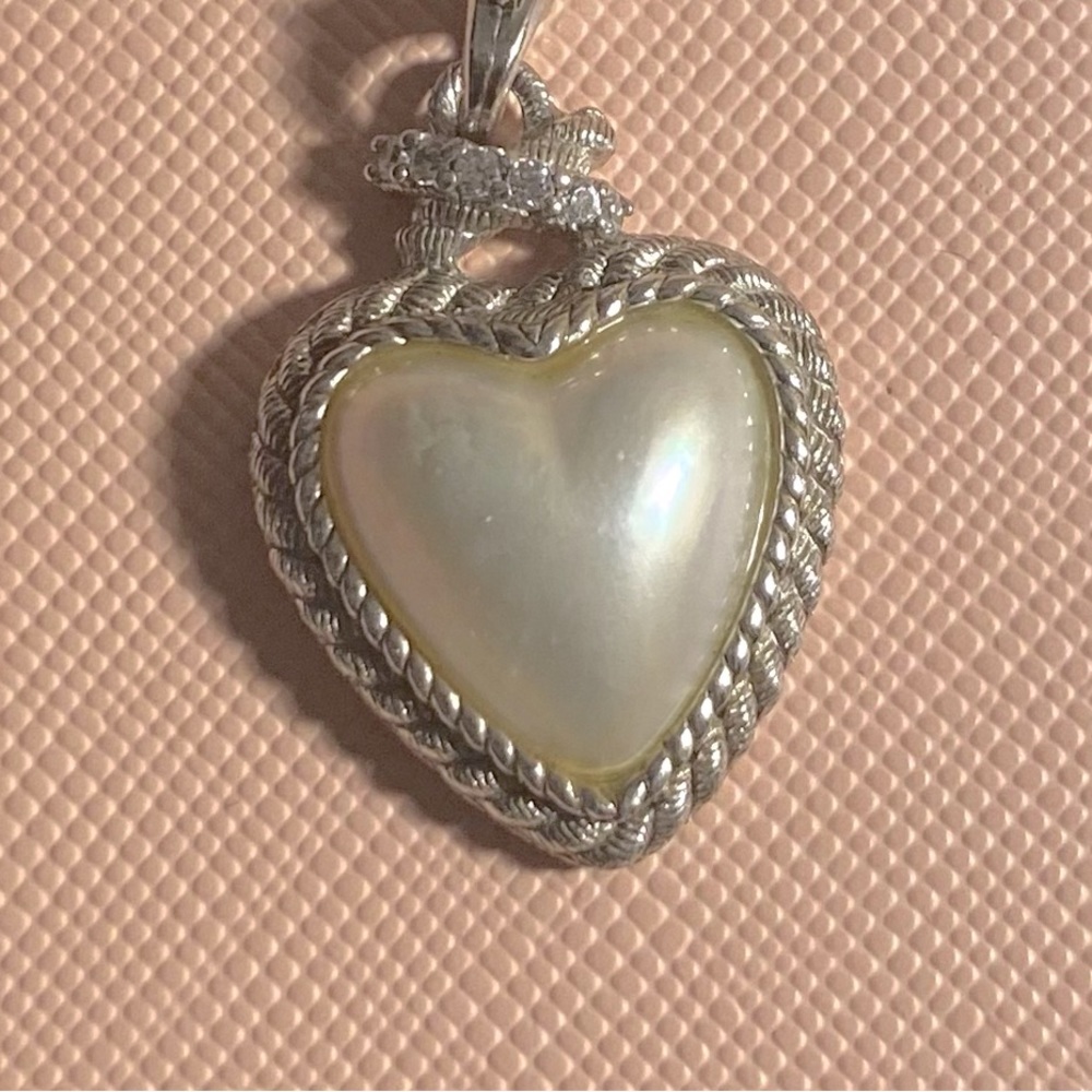 JUDITH RIPKA Pearl Heart Pendant Enhancer